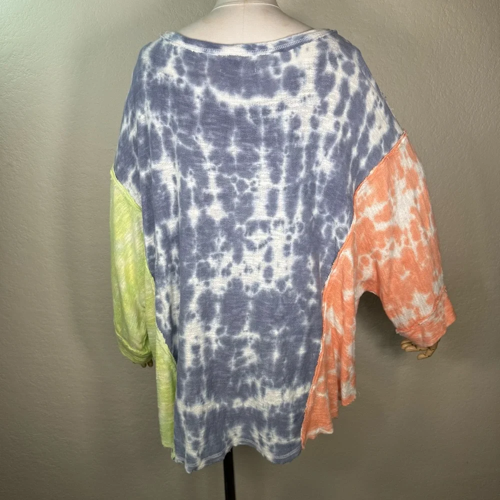Free People We the Free Chasing the Sun Tie Dye Sweatshirt Top LARGE Like New - Picture 6 of 16